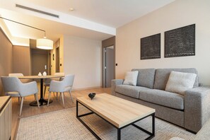 In-room safe, desk, soundproofing, free WiFi