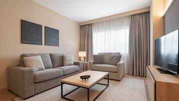 In-room safe, desk, free WiFi, bed sheets