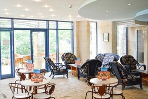 Lobby lounge - Laguna Mare Hotel - All Inclusive (Albena)