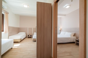 Minibar, in-room safe, desk, free WiFi