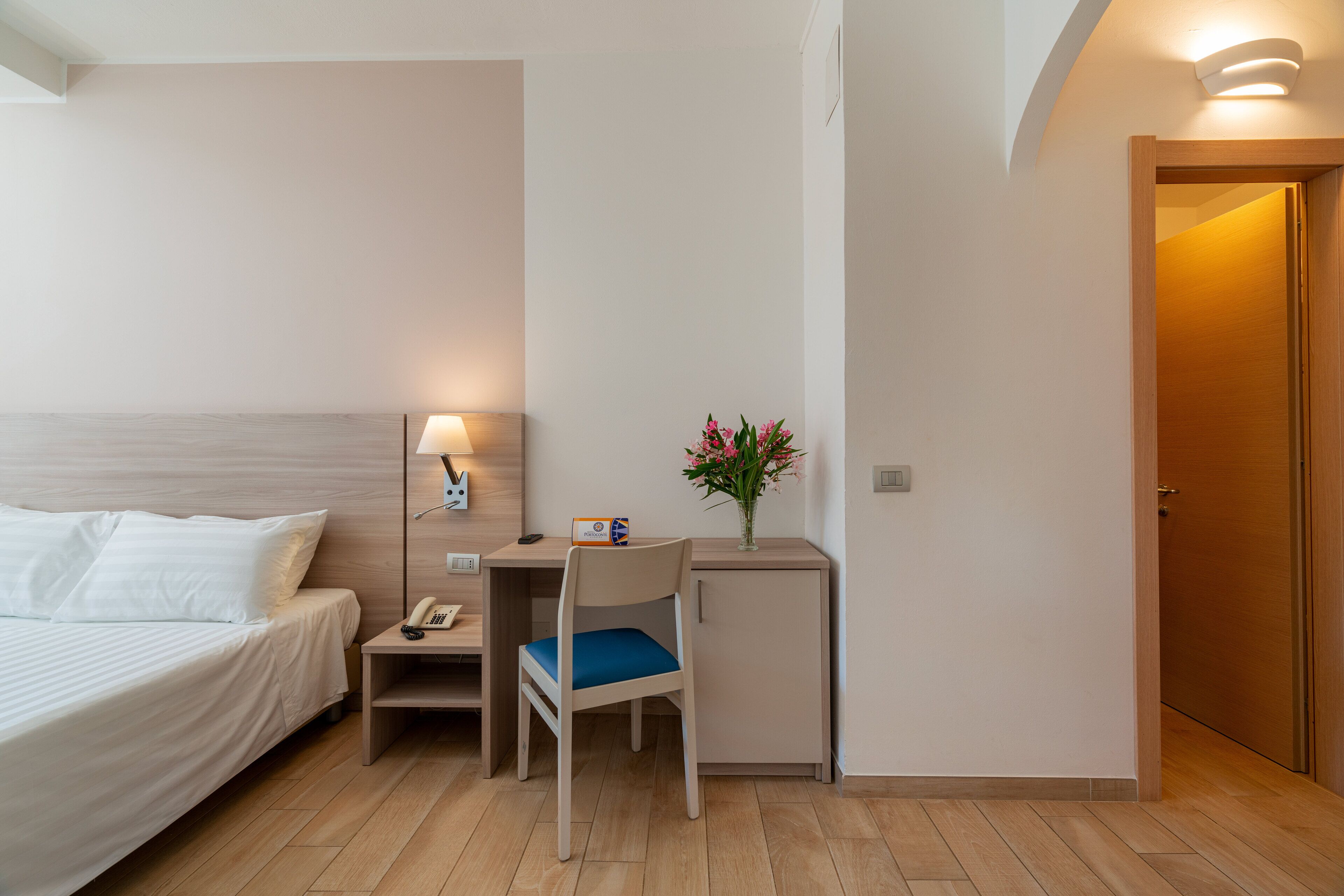 minibar, in-room safe, desk, free wifi