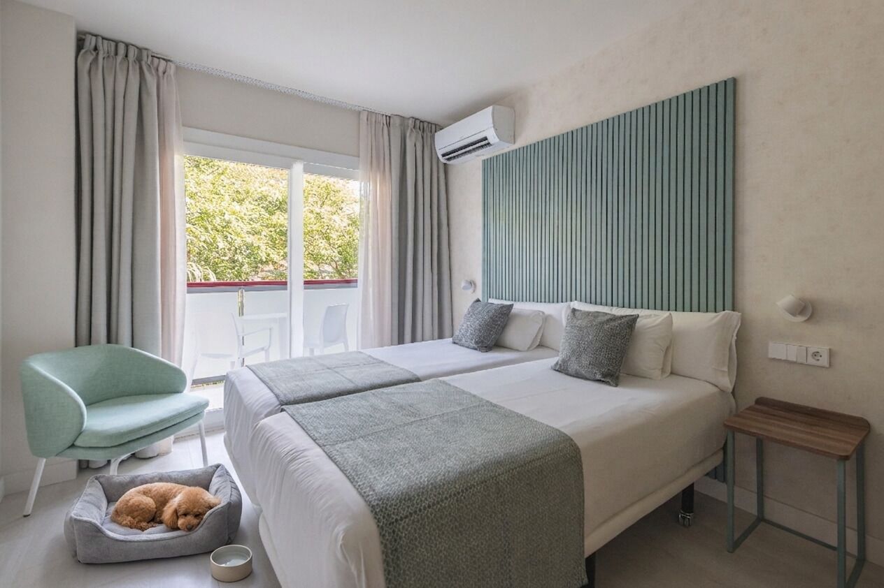 Double Room | In-room safe, free WiFi, bed sheets