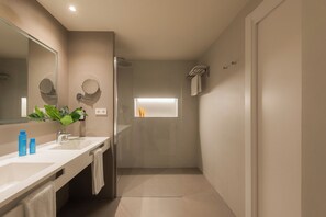 In-room safe, free WiFi, bed sheets - Eurosalou Hotel & Spa (Salou)