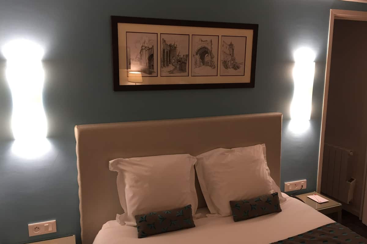 triple room | desk, blackout curtains, cots/infant beds, free wifi