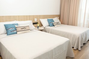 Minibar, két bảo mật tại phòng, bàn 