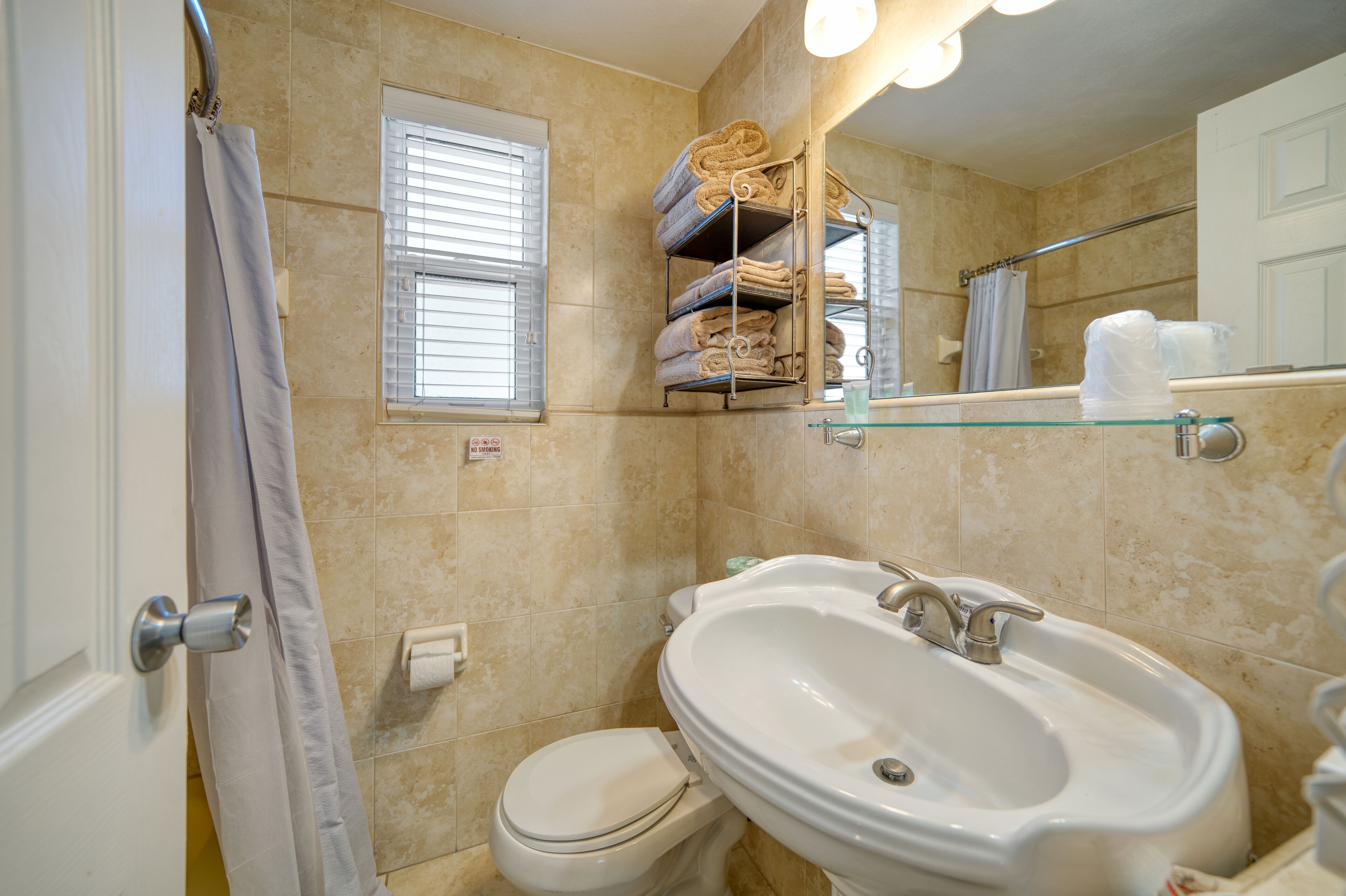 free toiletries, towels