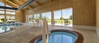 Crown Pointe Lodge, BW Signature Collection