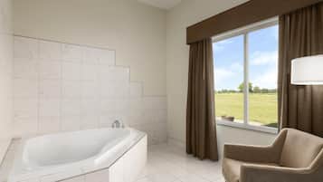 Standard Room, 1 King Bed, Jetted Tub, Golf View