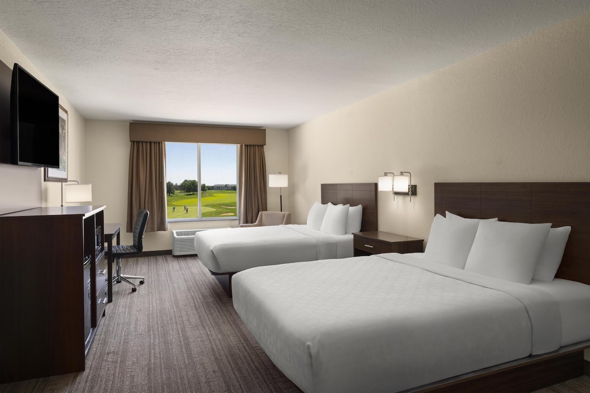 Standard Room, 2 Queen Beds, Non Smoking, Refrigerator & Microwave (Parking Level) | Desk, blackout drapes, iron/ironing board, rollaway beds (surcharge)