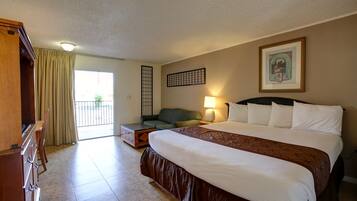 Skrivebord, wi-fi (inkludert) og sengetøy