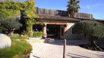 Entrada al alojamiento