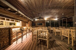 Bar (di hartanah)