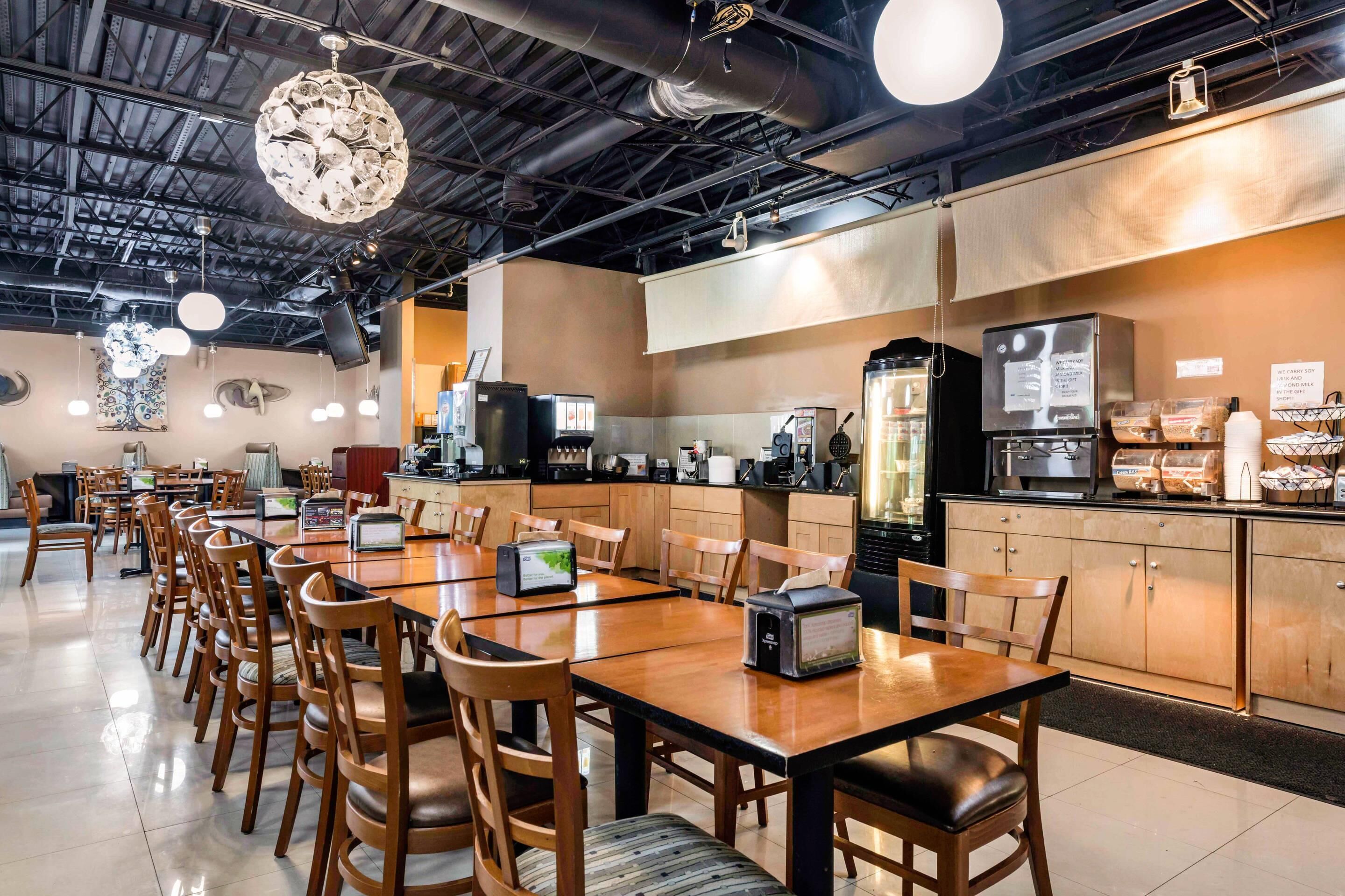 Free daily continental breakfast