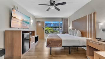 Premium bedding, in-room safe, individually decorated