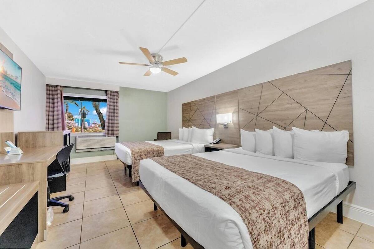 Premium bedding, in-room safe, individually decorated