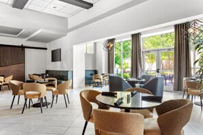 朝食に営業 (アメリカ料理)