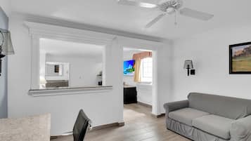 1 bedroom, desk, iron/ironing board, free WiFi