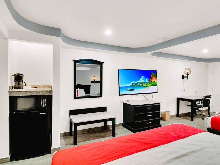 Desk, iron/ironing board, free WiFi, bed sheets