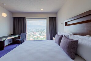 Camino Real Club 1 King Bed | Premium bedding, minibar, desk, blackout drapes - Camino Real Pedregal Mexico (Mexico City)