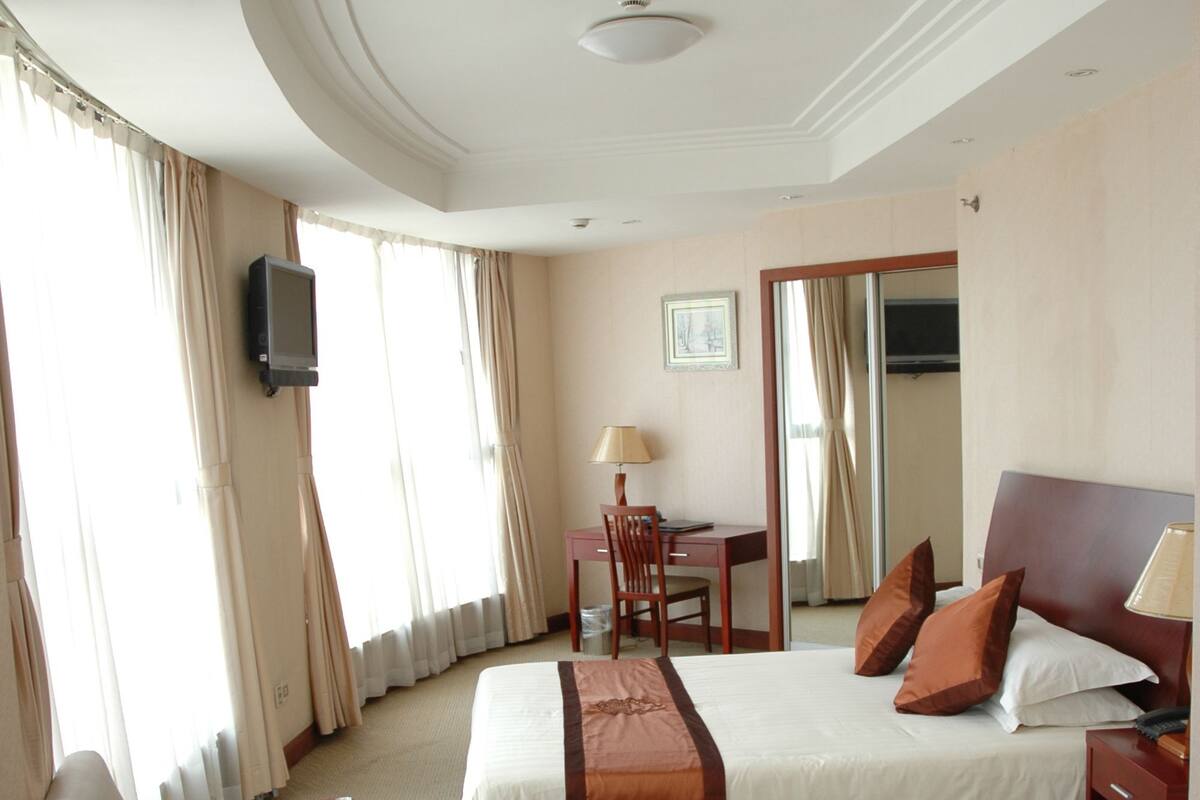 Deluxe Suite