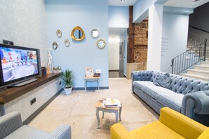 Lobby sitting area - Petit Palace Plaza del Carmen (Madrid)