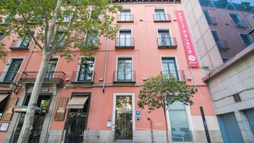 Façana frontal de l'allotjament