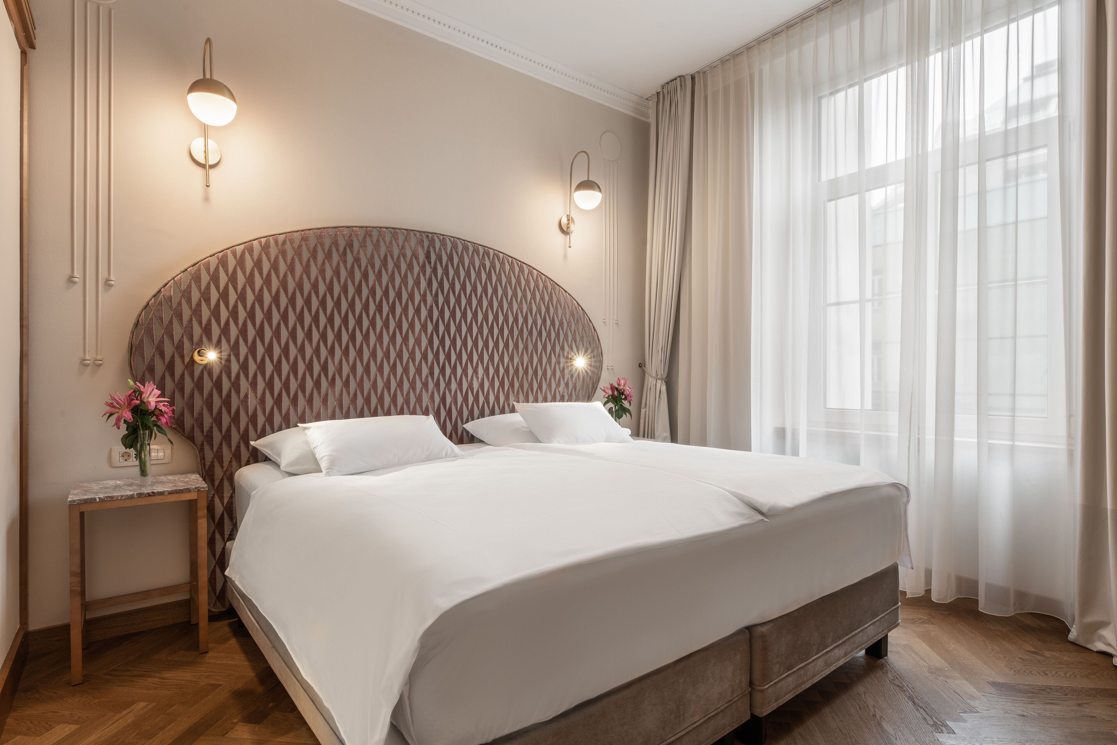 주니어 스위트 | 객실 내 금고, 책상, 노트북 작업 공간, 암막 커튼