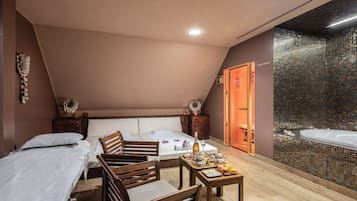 Behandelingskamers voor koppels, een sauna, lichaamsbehandelingen