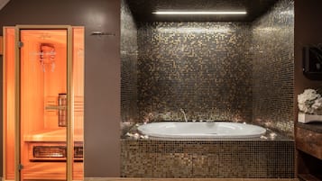 Couples treatment rooms, sauna, body treatments, facials
