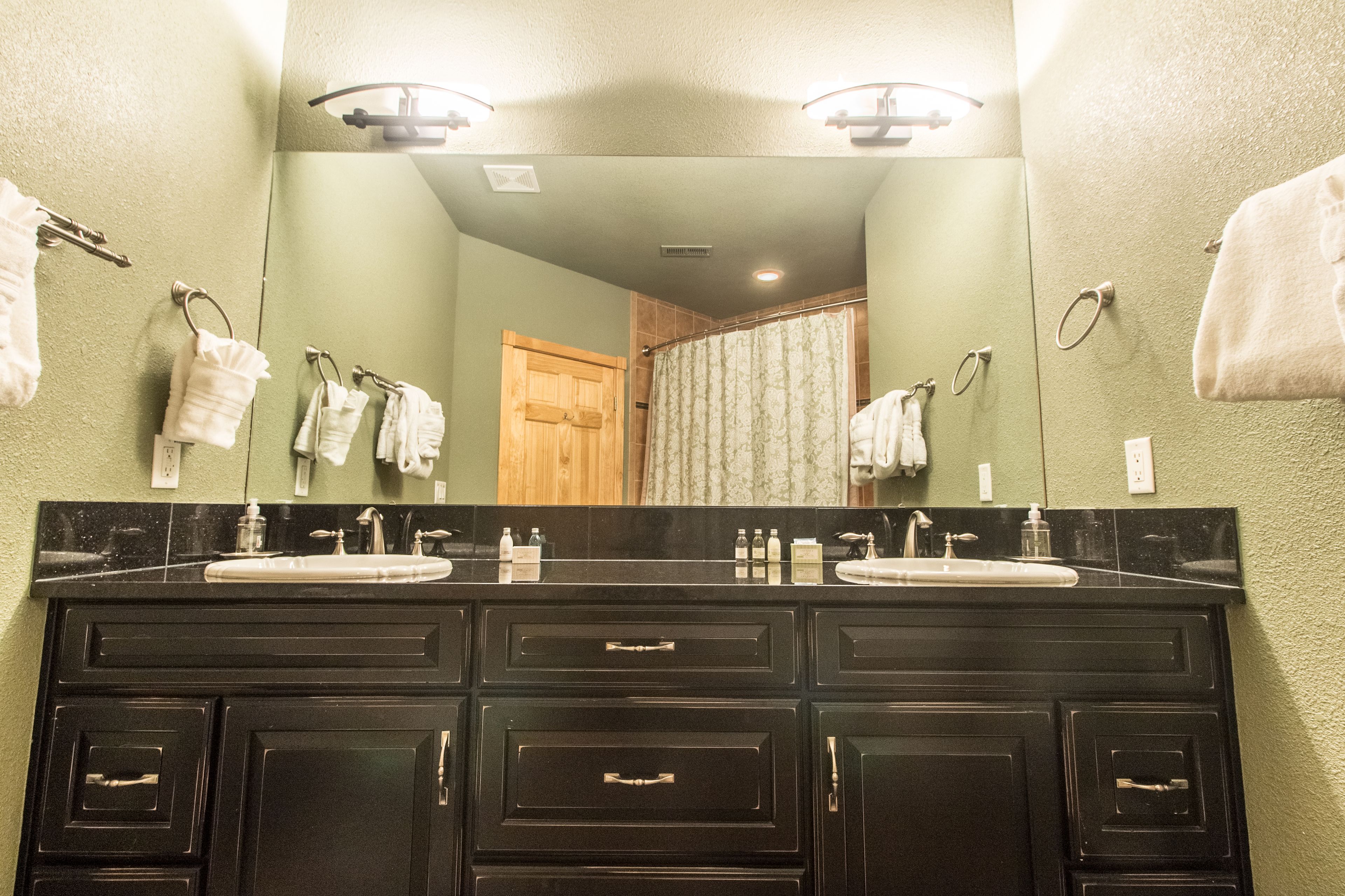 Mary's Lake Lodge — photo 14