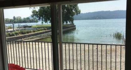 Clear Lake Cottages & Marina