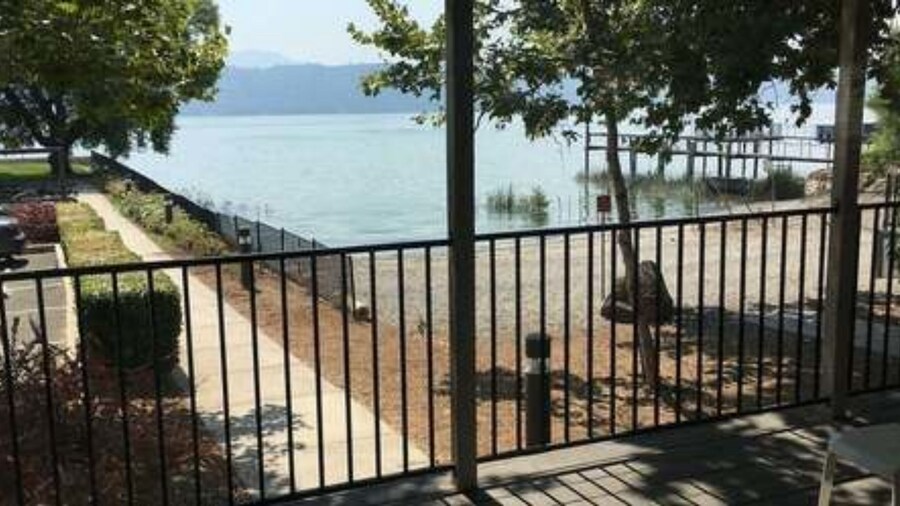 Clear Lake Cottages & Marina