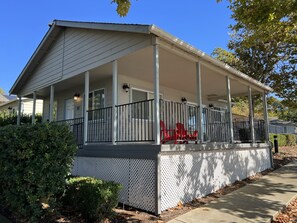 20 Large Lakeview 1 BR 2 Queen Beds | Terrace/patio - Clear Lake Cottages & Marina (Clearlake)