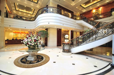 Lobby. Anting Villa Hotel Shanghai