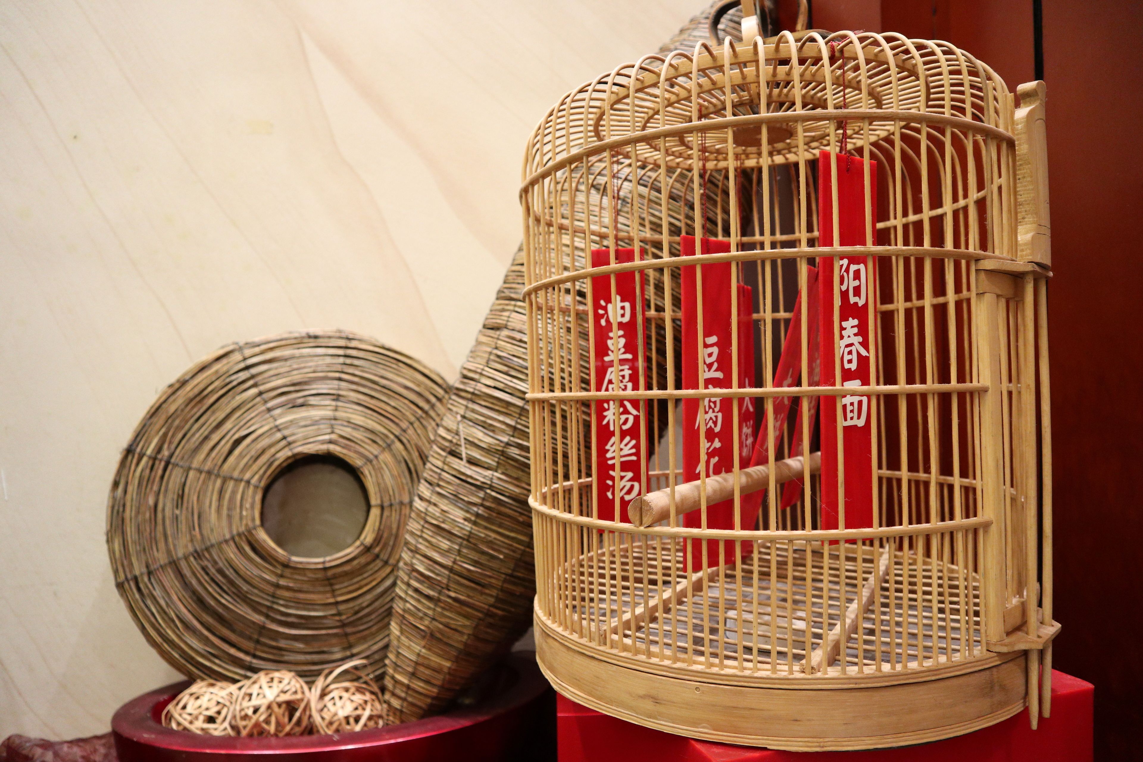 2 restaurants, breakfast served