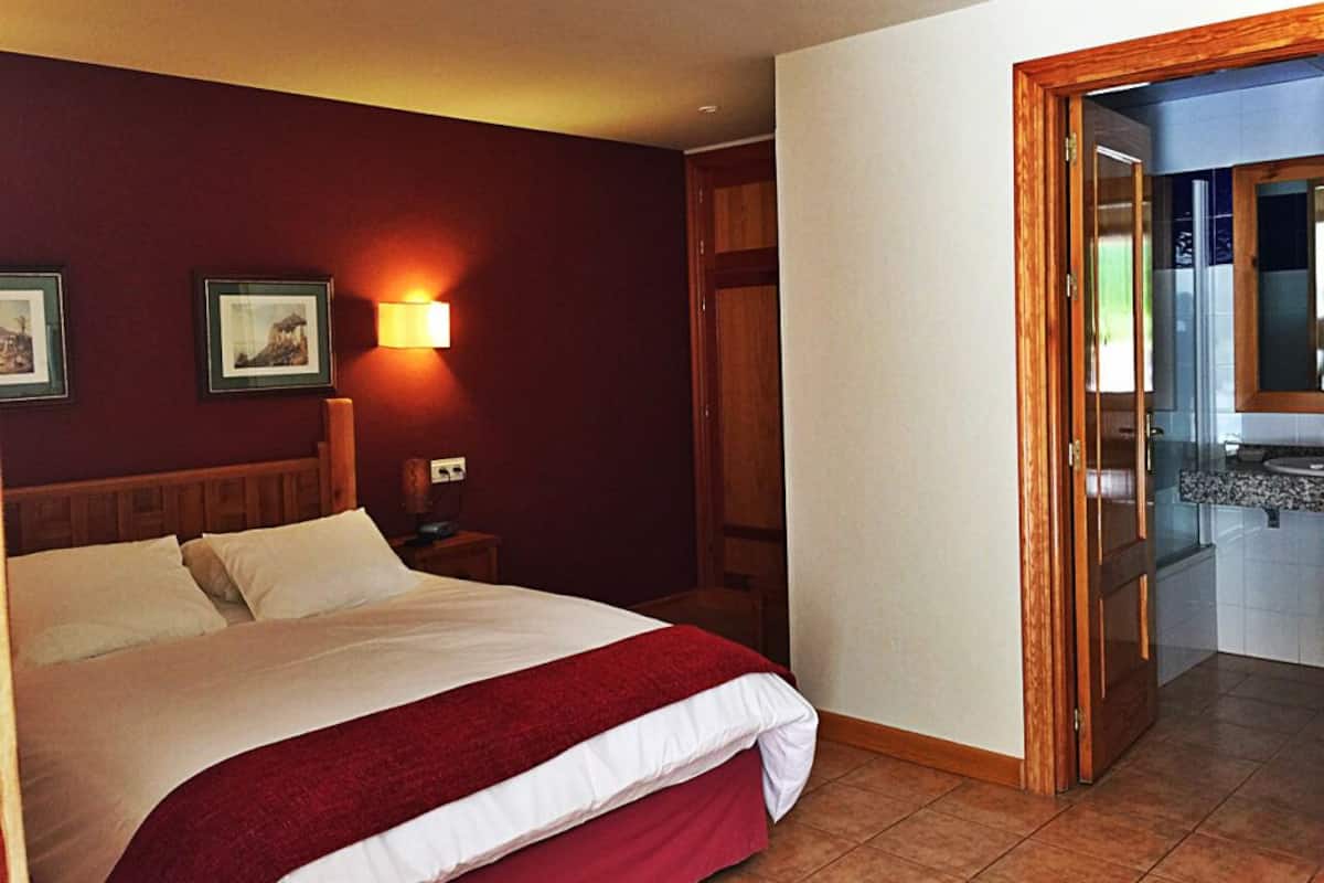 In-room safe, desk, iron/ironing board, rollaway beds