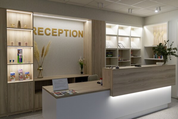 Reception - Art Hotel William (Bratislava)