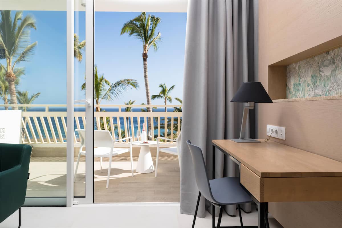 1 bedroom, in-room safe, blackout curtains, free WiFi