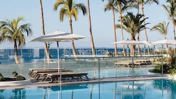 2 outdoor pools