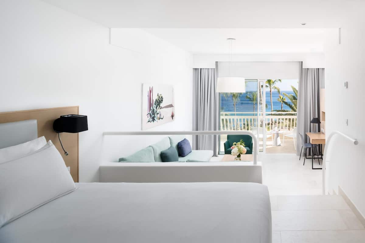1 bedroom, in-room safe, blackout curtains, free WiFi
