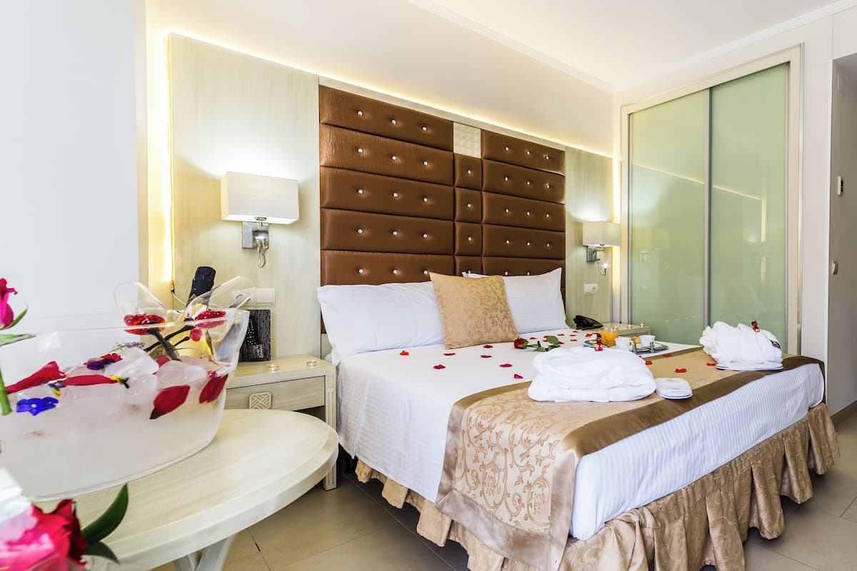 Literie de qualité supérieure, matelas Select Comfort, minibar