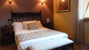 Double or Twin Room | Minibar, in-room safe, free WiFi, bed sheets