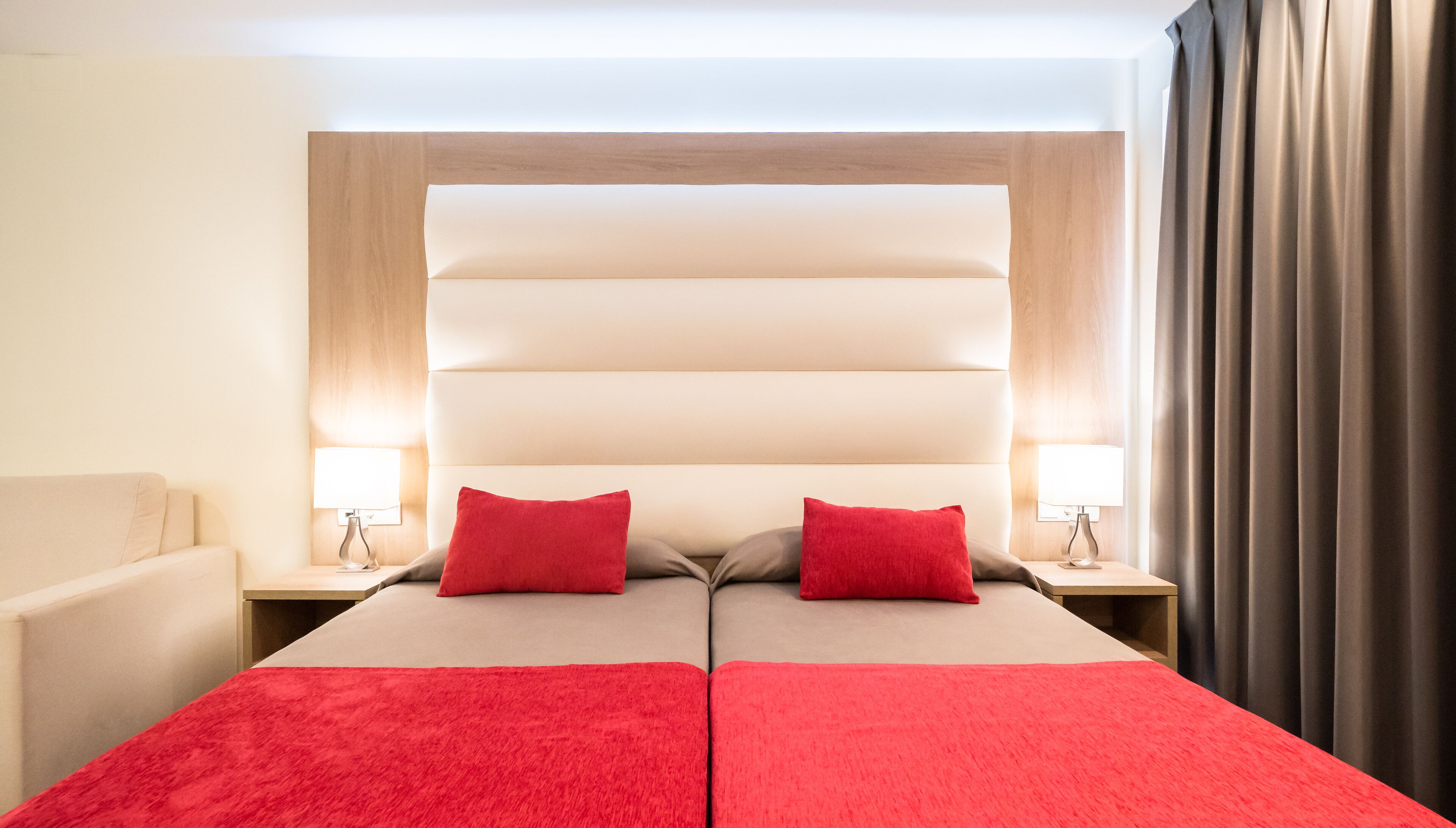 Sistema de insonorización, wifi y ropa de cama 