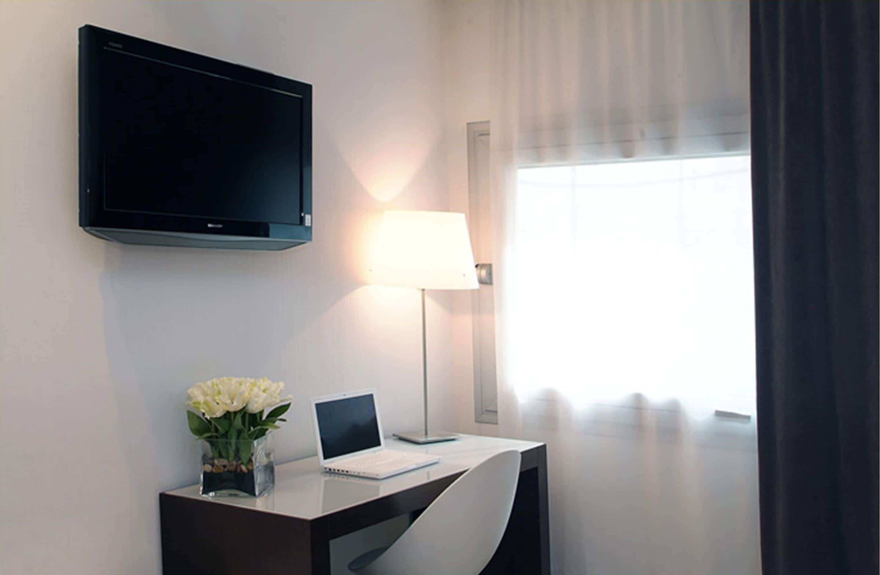 minibar, in-room safe, desk, soundproofing