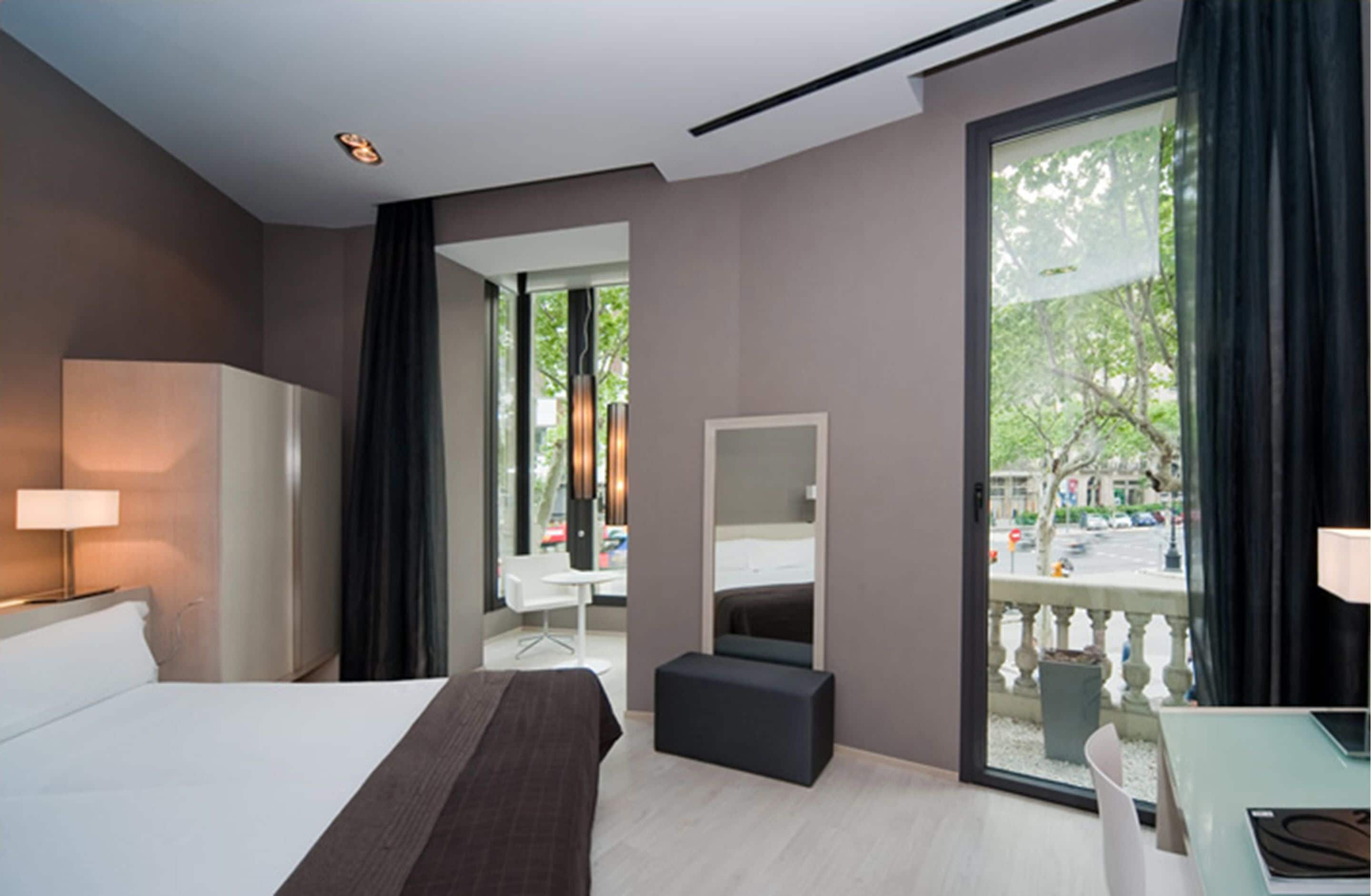 minibar, in-room safe, desk, soundproofing