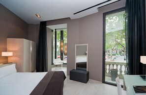 Minibar, coffres-forts dans les chambres, bureau, chambres insonorisées