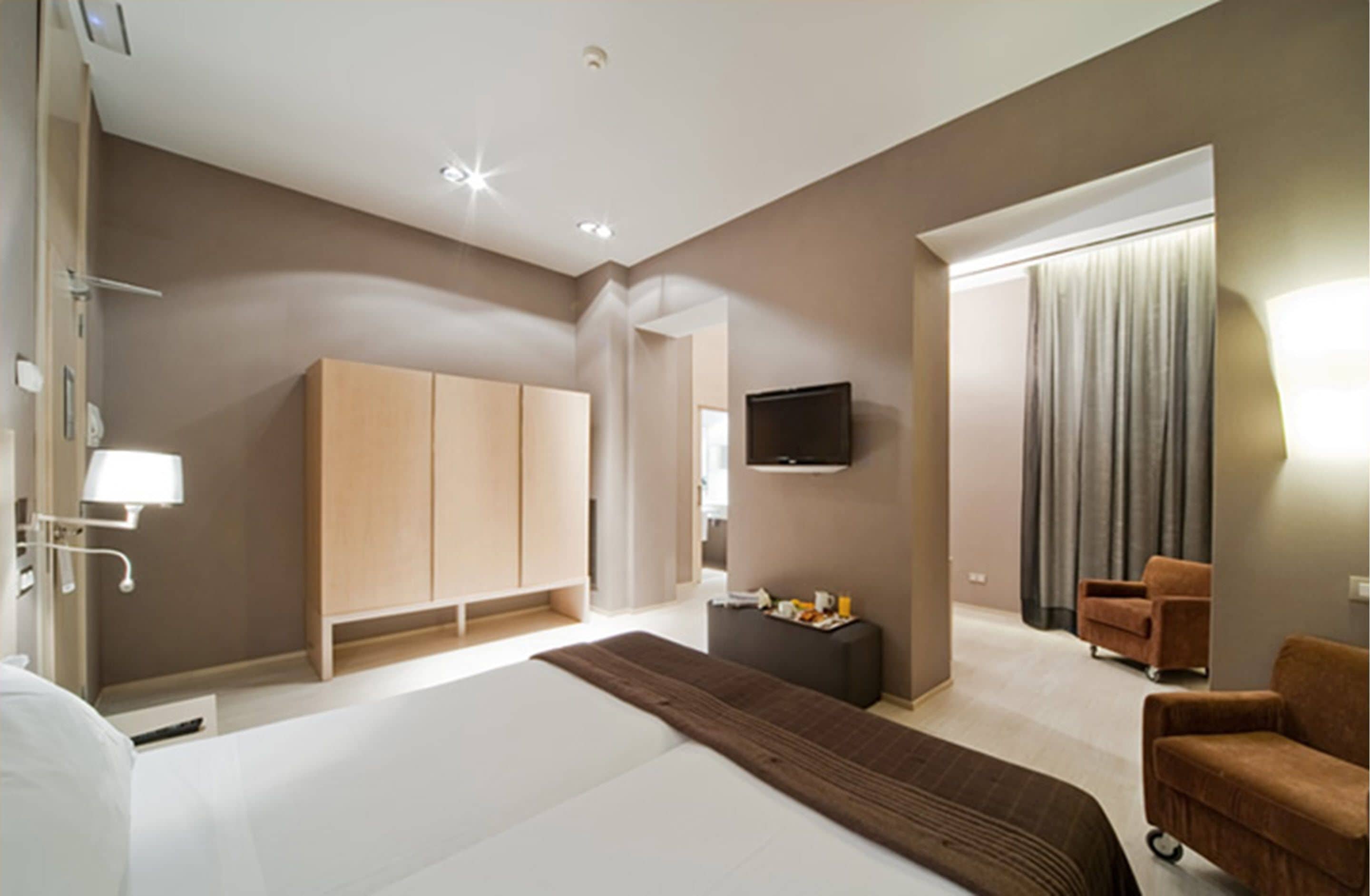 minibar, in-room safe, desk, soundproofing