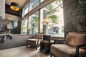 Lobby sitting area - Hotel Actual (Barcelona)