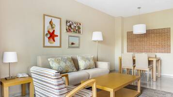 Smart TV 32-inci dengan saluran TV digital dan TV