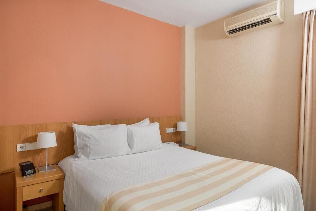 Pillowtop beds, in-room safe, iron/ironing board, free cribs/infant beds